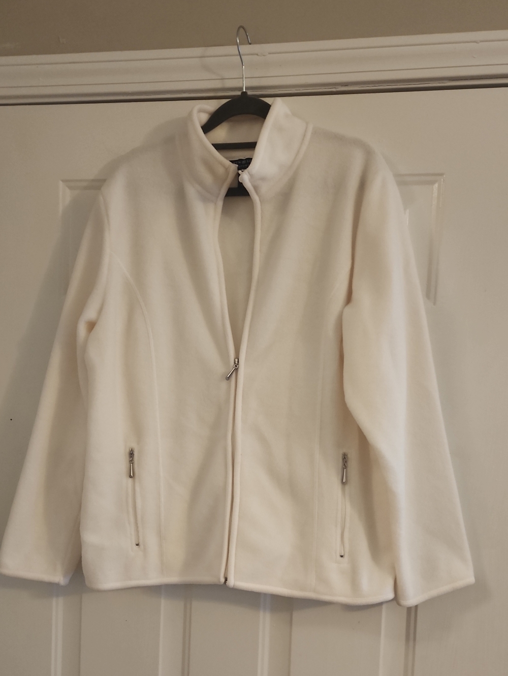 Women’s Cream Zip-Front Fleece Jacket
